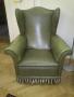 Kárpitozott füles fotel bőrből